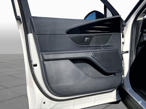 New 2026 Lincoln Nautilus Premier w/ Jet Appearance Package AWD/4WD image 10