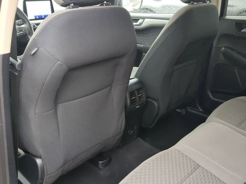 Used 2020 Ford Escape SE image 18