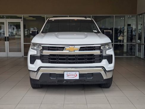Used 2024 Chevrolet Silverado 1500 LT RWD image 2