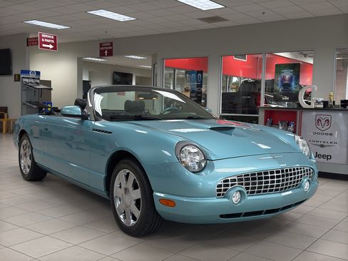 Used 2002 Ford Thunderbird RWD image 3