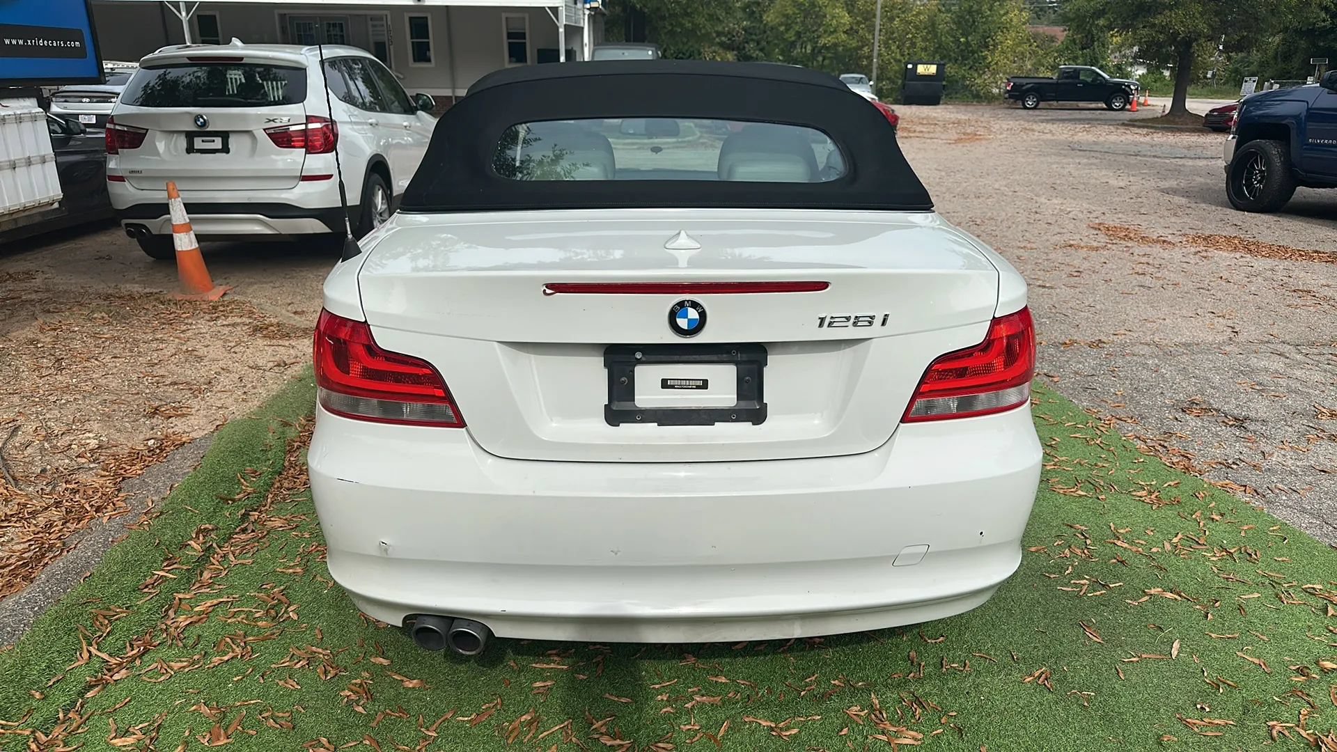 Used 2012 BMW 128i Convertible RWD image 5