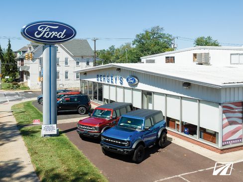 Used 2022 Ford F150 XLT w/ Equipment Group 302A High AWD/4WD image 13