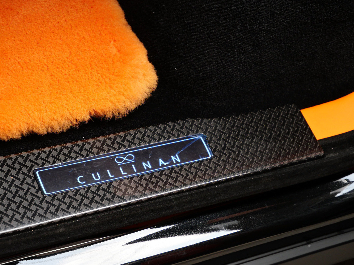 Used 2023 Rolls-Royce Cullinan Black Badge w/ Dark Exterior Package AWD/4WD image 8