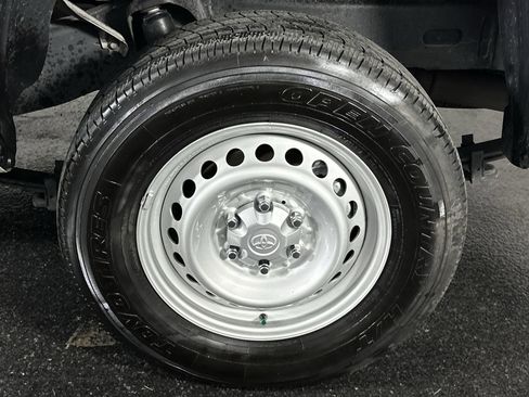 Used 2025 Toyota Tacoma SR image 14