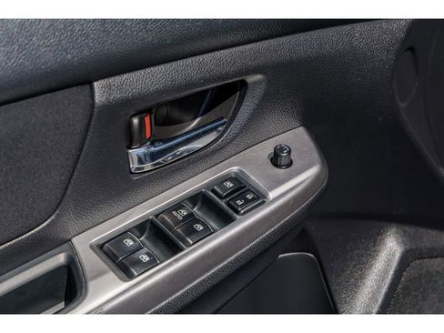 Used 2015 Subaru Crosstrek 2.0i Premium image 18