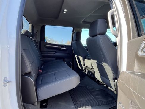 Used 2022 Chevrolet Silverado 1500 LT image 17