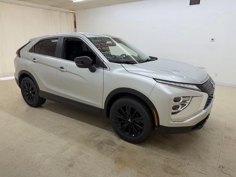 Used 2024 Mitsubishi Eclipse Cross LE AWD/4WD image 7