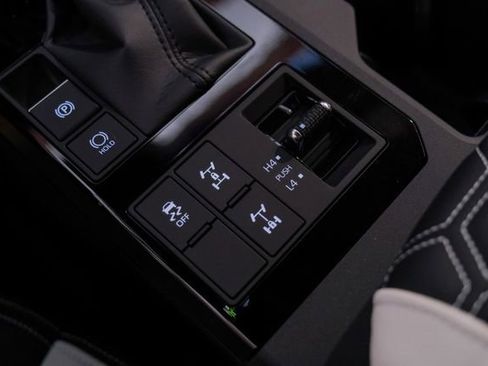 Used 2025 Toyota Land Cruiser image 38