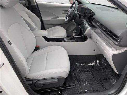 Used 2025 Hyundai Kona SEL FWD image 30