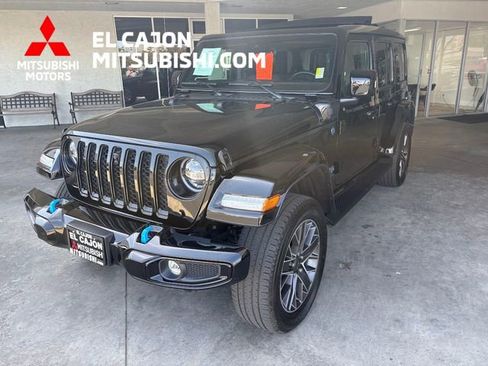 Used 2023 Jeep Wrangler Unlimited Sahara AWD/4WD image 9