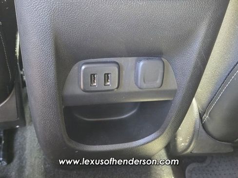 Used 2017 GMC Canyon Denali AWD/4WD image 12