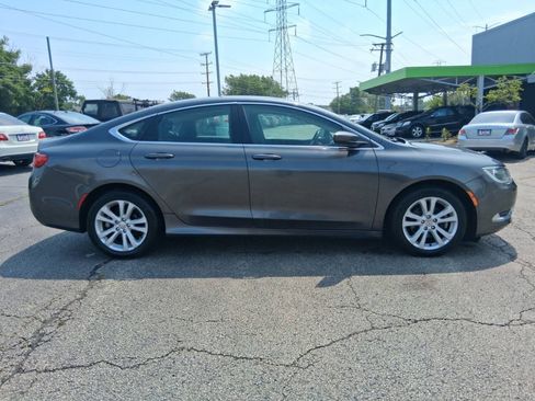 Used 2016 Chrysler 200 Limited FWD image 4