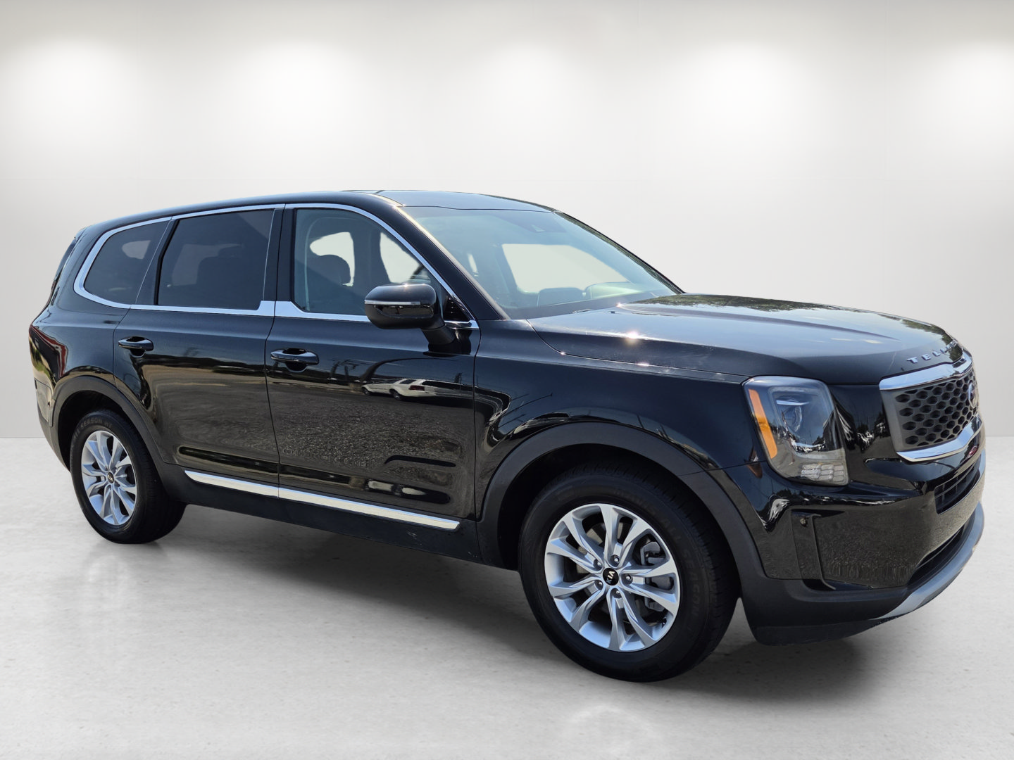 Used 2020 Kia Telluride LX FWD image 3