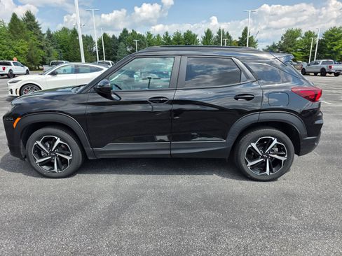 Used 2023 Chevrolet TrailBlazer RS w/ Sun and Liftgate Package AWD/4WD image 2