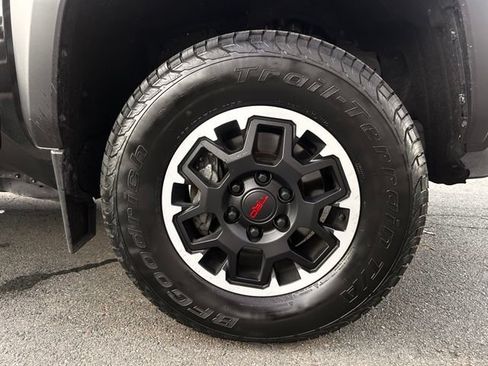 Used 2024 Toyota Tacoma TRD Off-Road AWD/4WD image 31