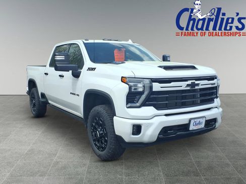 Used 2024 Chevrolet Silverado 2500 LTZ w/ LTZ Plus Package AWD/4WD image 3