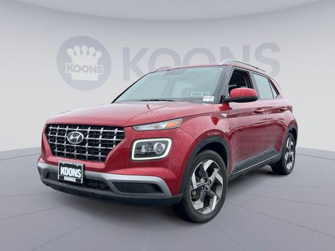 Used 2023 Hyundai Venue Limited FWD image 1