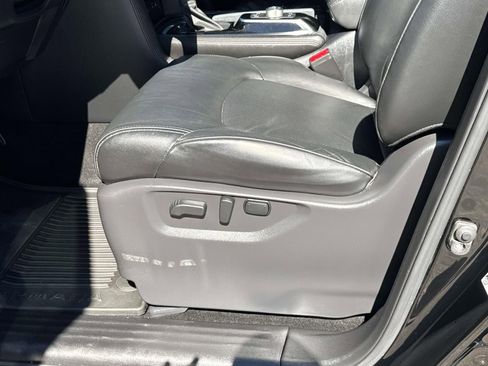 Used 2023 Nissan Armada SL w/ Midnight Edition Package image 17