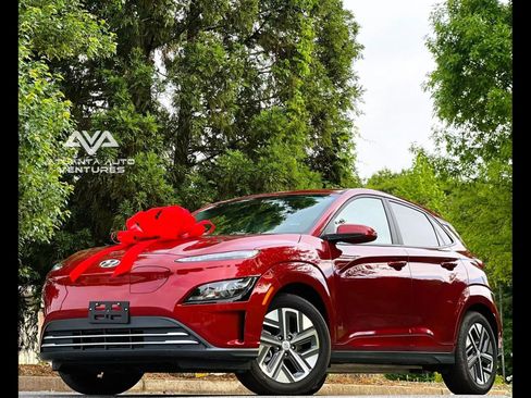 Used 2023 Hyundai Kona SE image 2