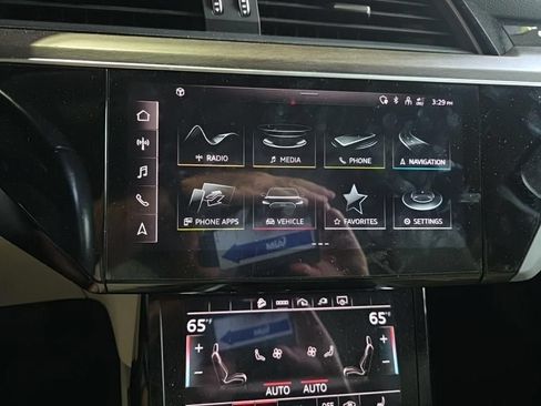Used 2024 Audi Q8 e-tron Premium AWD/4WD image 4