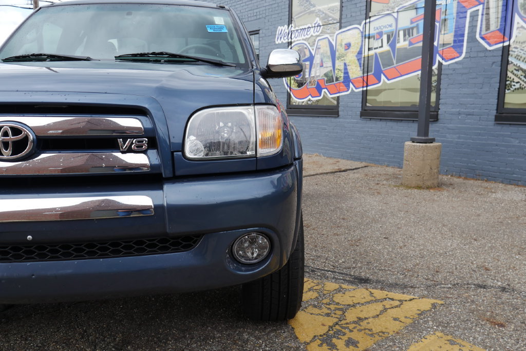 Used 2005 Toyota Tundra SR5 w/ Towing Pkg RWD image 3