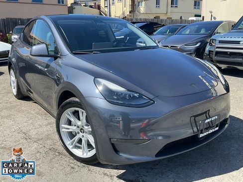 Used 2023 Tesla Model Y Long Range image 1