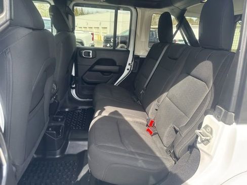 Used 2020 Jeep Wrangler Unlimited Sahara AWD/4WD image 25