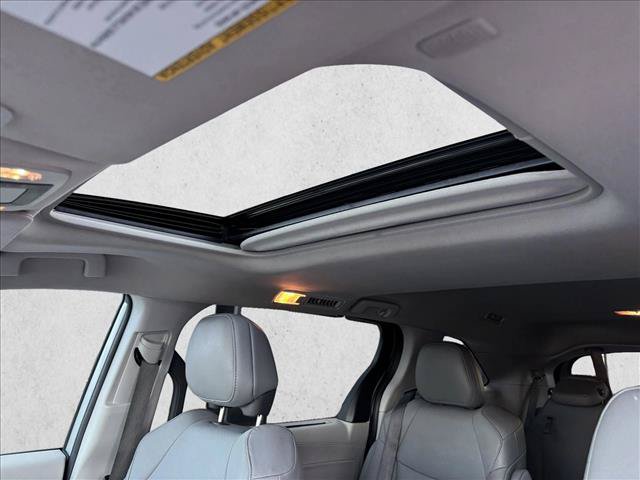 Used 2022 Toyota Sienna XLE AWD/4WD image 13