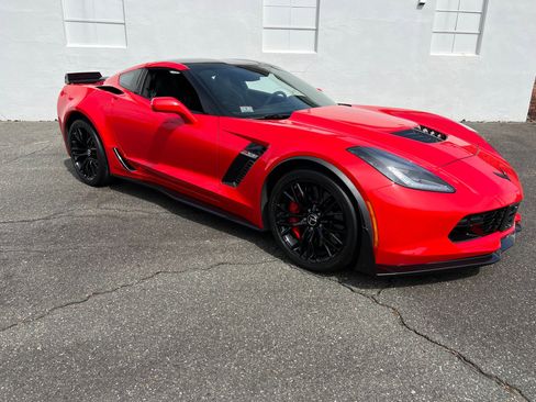 Used 2015 Chevrolet Corvette Z06 w/ 3LZ Preferred Equipment Group image 25