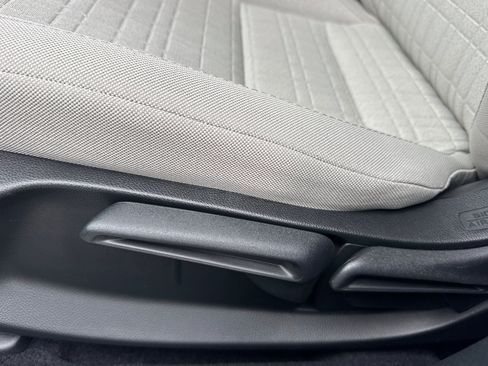 Used 2025 Honda HR-V LX image 14