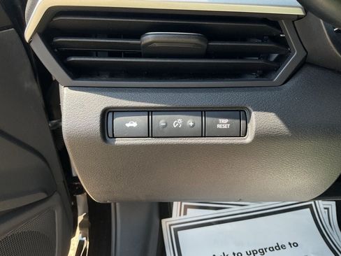 Used 2025 Nissan Altima 2.5 SV FWD image 21