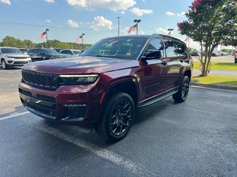Used 2023 Jeep Grand Cherokee L Summit AWD/4WD image 4