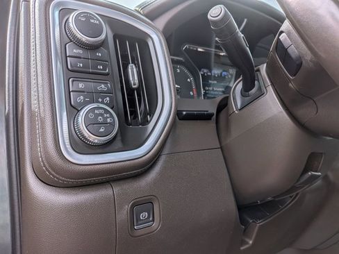 Used 2022 GMC Sierra 3500 Denali w/ Denali Ultimate Package image 17