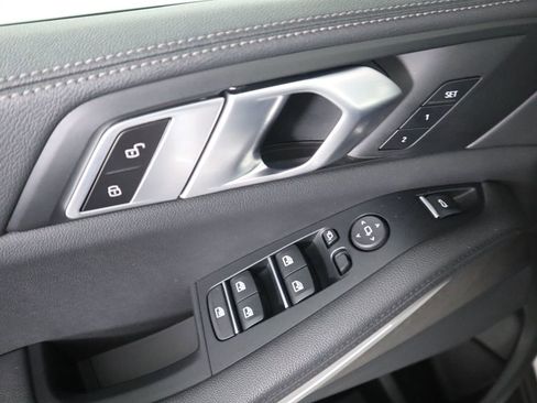 Used 2022 BMW X5 sDrive40i w/ Parking Assistance Package image 24