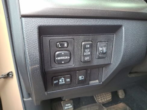 Used 2018 Toyota Tundra SR5 w/ TRD Off Road Package AWD/4WD image 11
