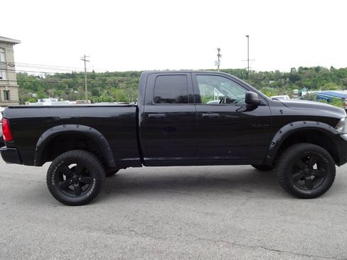 Used 2017 RAM 1500 Express w/ Black Ram 1500 Express Group AWD/4WD image 5