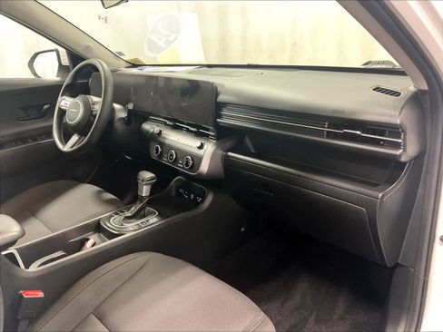 Used 2024 Hyundai Kona SE image 14