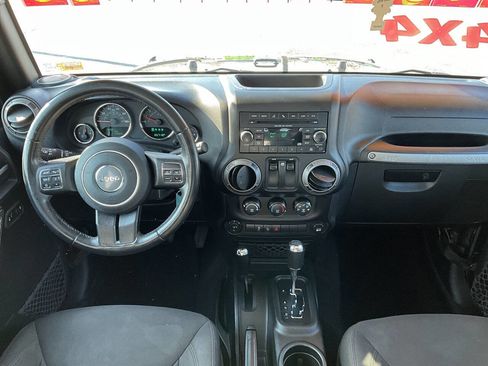 Used 2018 Jeep Wrangler Sport image 9