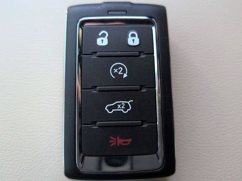 Used 2025 Jeep Grand Cherokee Limited w/ Luxury Tech Group II AWD/4WD image 32