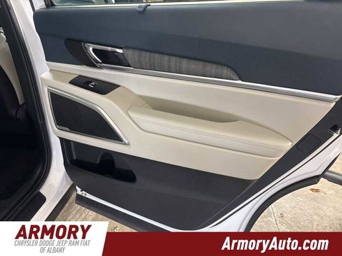 Used 2023 Kia Telluride EX w/ EX Captain's Chair Package image 35