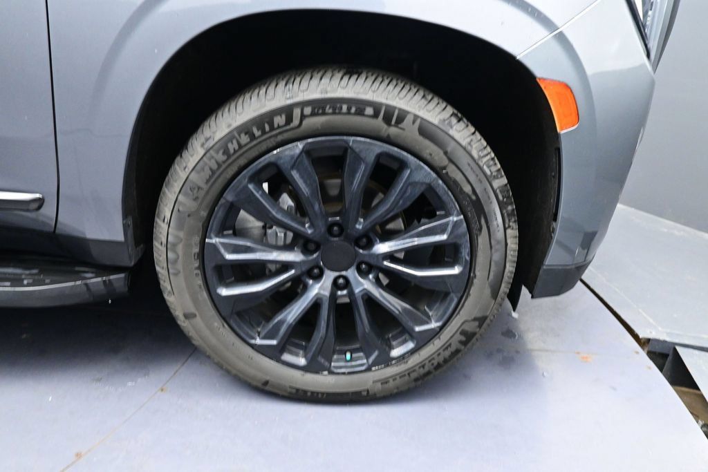 Used 2021 GMC Yukon XL Denali AWD/4WD image 18