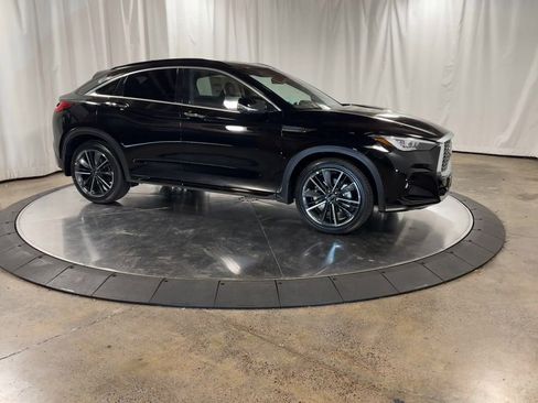 Certified 2025 INFINITI QX55 Essential image 2