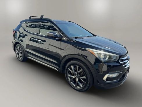 Used 2017 Hyundai Santa Fe Sport FWD image 4