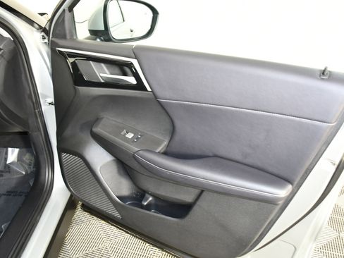Used 2024 Mitsubishi Outlander SE image 38