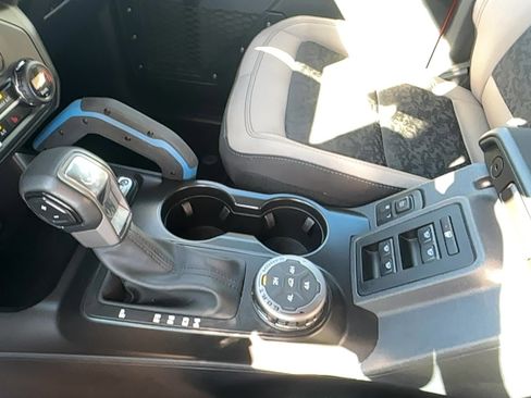 Used 2023 Ford Bronco Wildtrak image 19