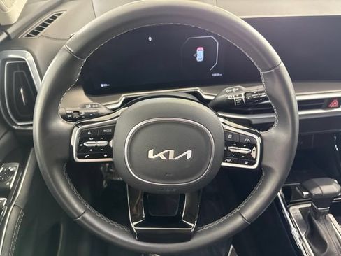 Certified 2025 Kia Sorento SX FWD image 25