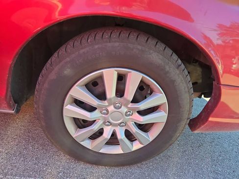 Used 2000 Ford Crown Victoria image 2