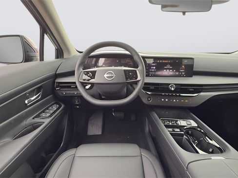 Used 2025 Nissan Murano SV image 20