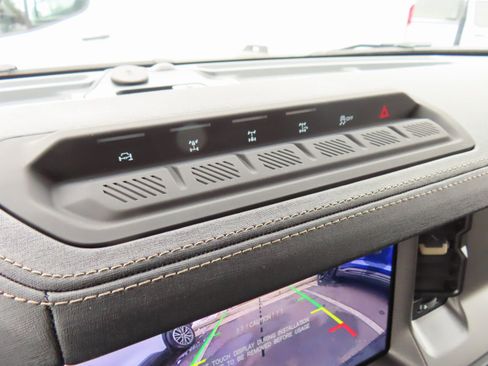 New 2025 Ford Bronco Badlands w/ Sasquatch Package image 10