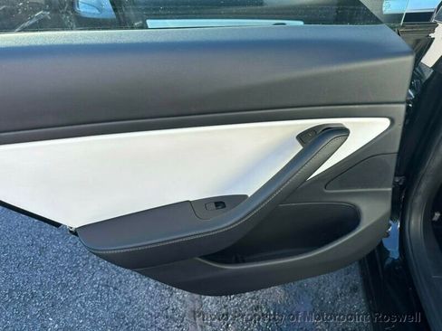 Used 2020 Tesla Model 3 Standard Range Plus image 17